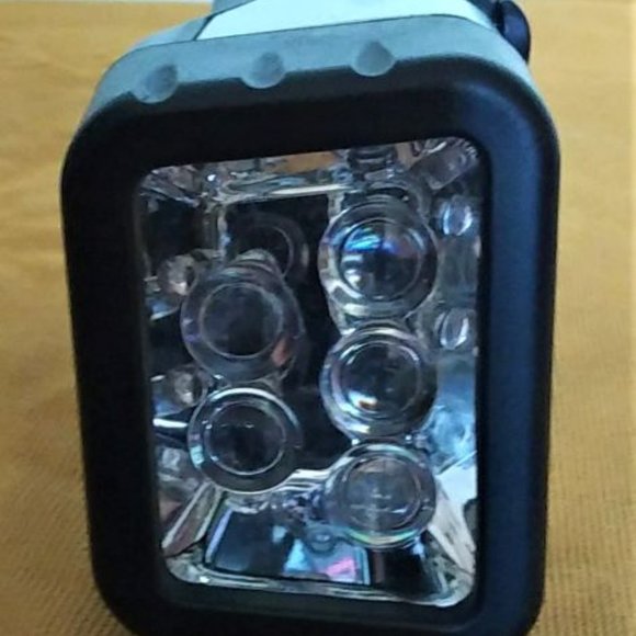 Vector Stormtracker AM/FM Weather Radio - Picture 4 of 5